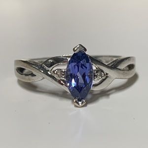 10k gold sapphire and Diamond ring